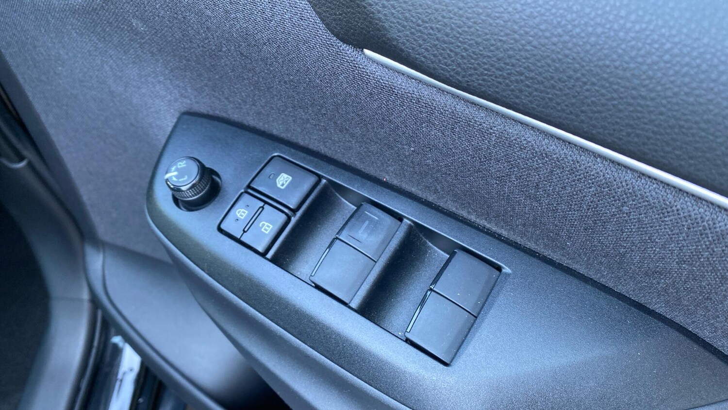 Used Toyota Yaris 2024 for sale - 77993327: Photo 38