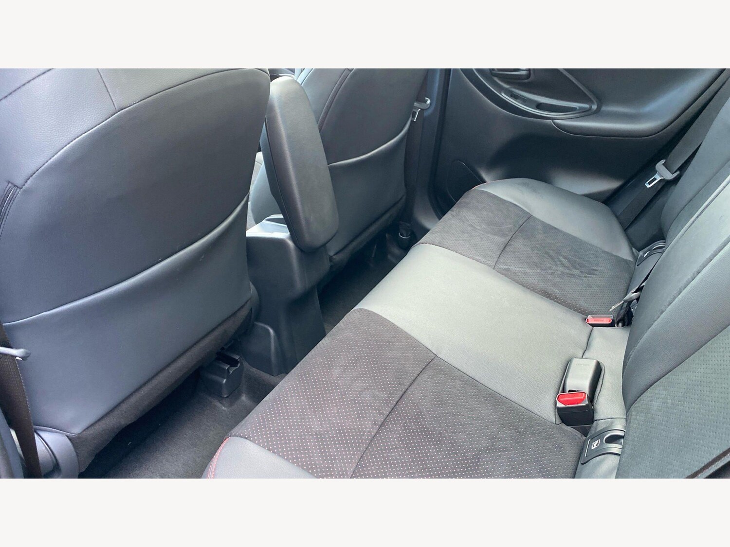 Used Toyota Yaris Cross for sale - 78215000: Photo 17