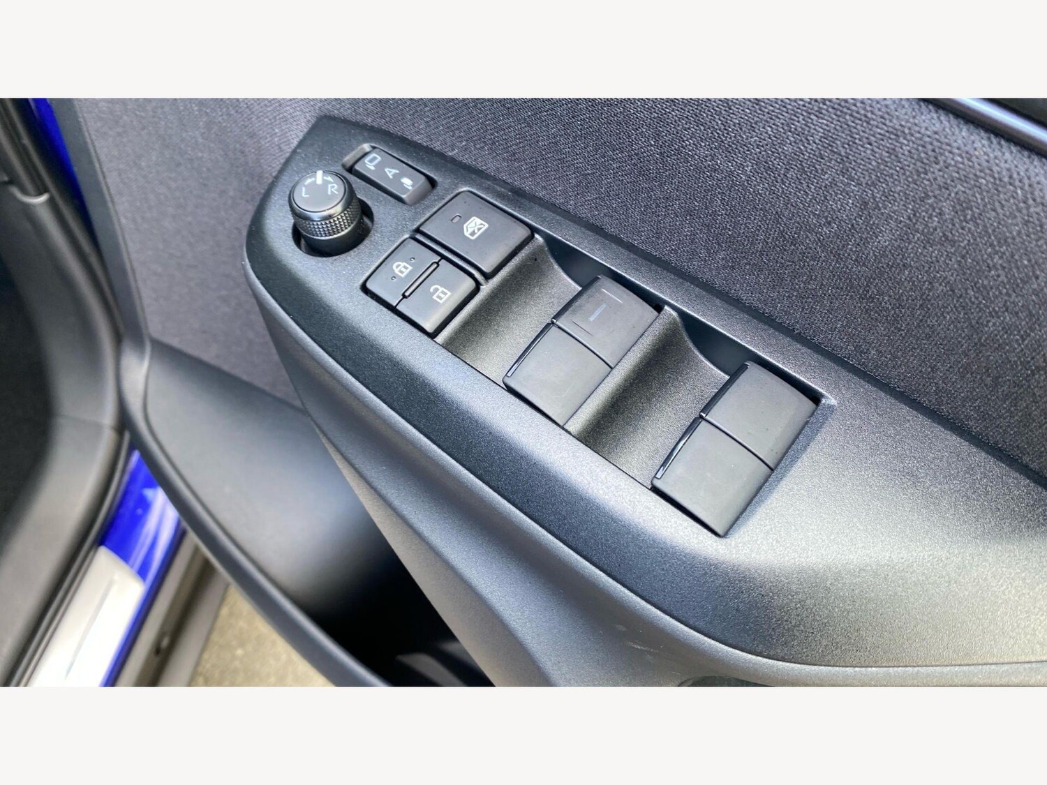 Used Toyota Yaris Cross for sale - 78215000: Photo 31