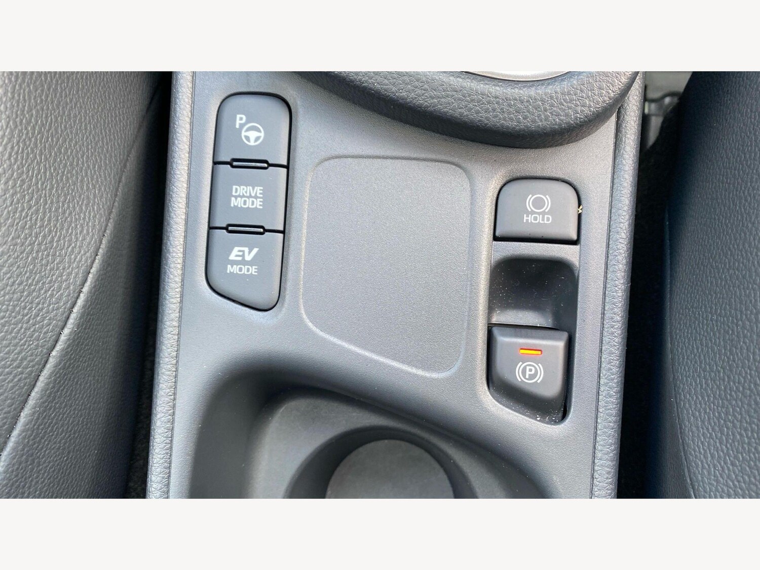 Used Toyota Yaris Cross for sale - 78215000: Photo 42