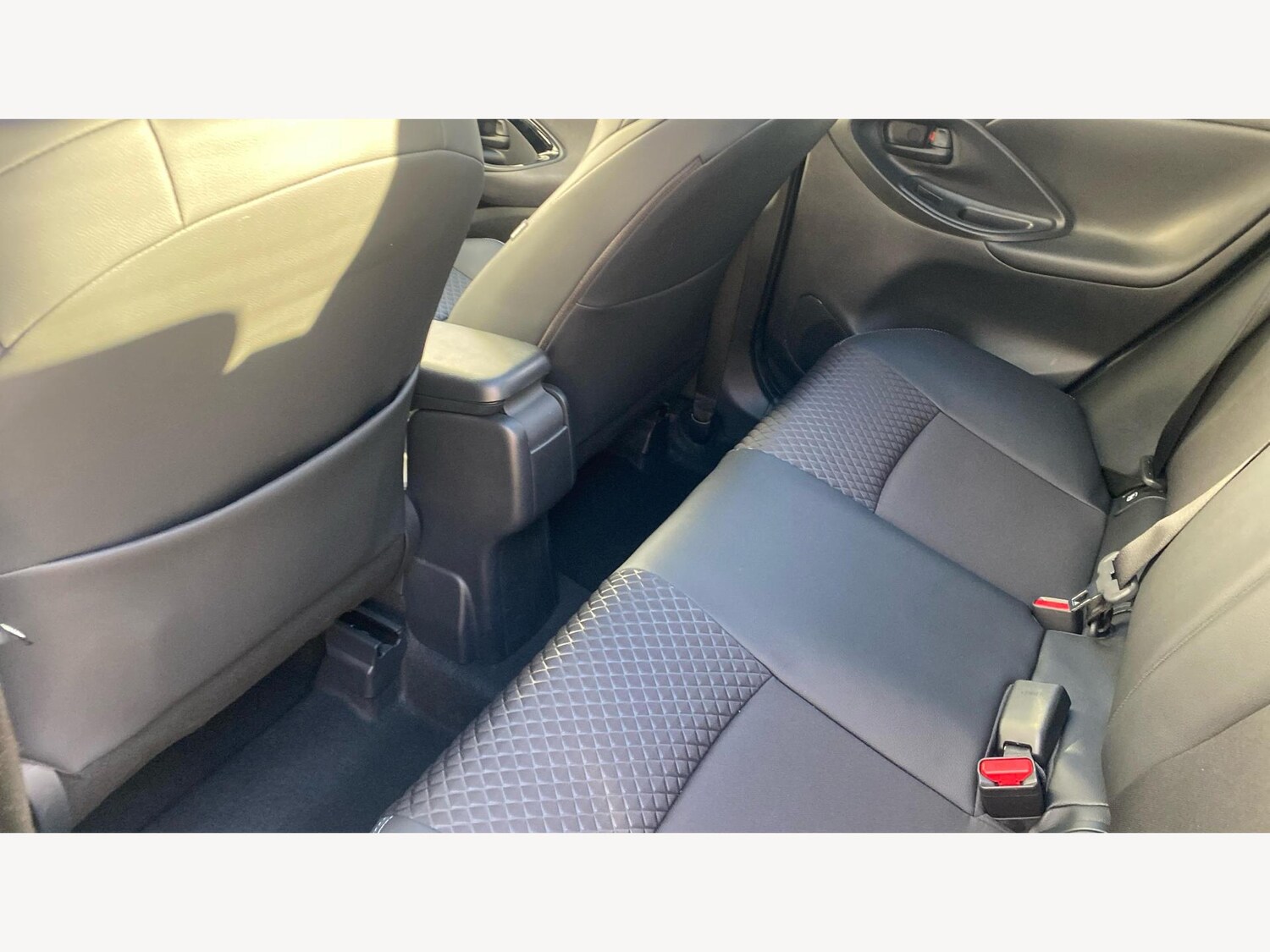 Used Toyota Yaris 2024 for sale - 76743092: Photo 15