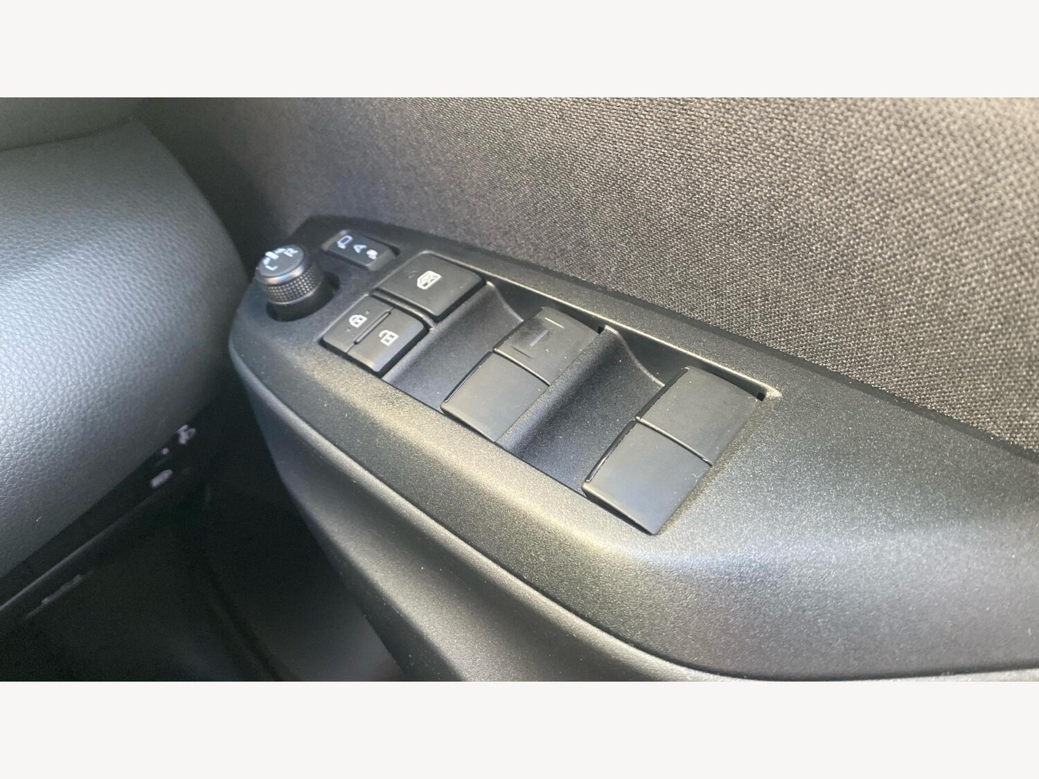 Used Toyota Yaris 2024 for sale - 76743092: Photo 32