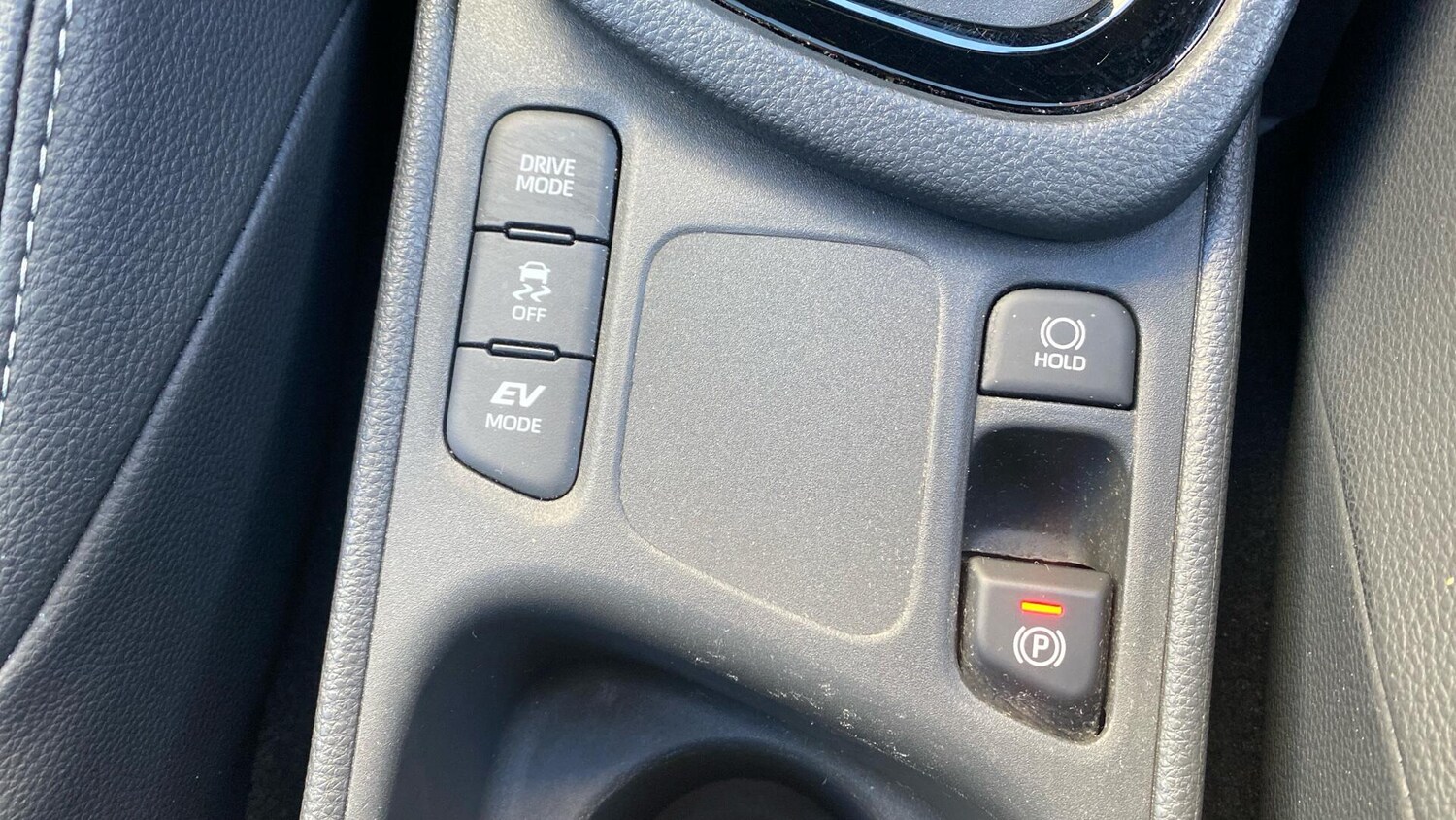 Used Toyota Yaris 2024 for sale - 76743092: Photo 40