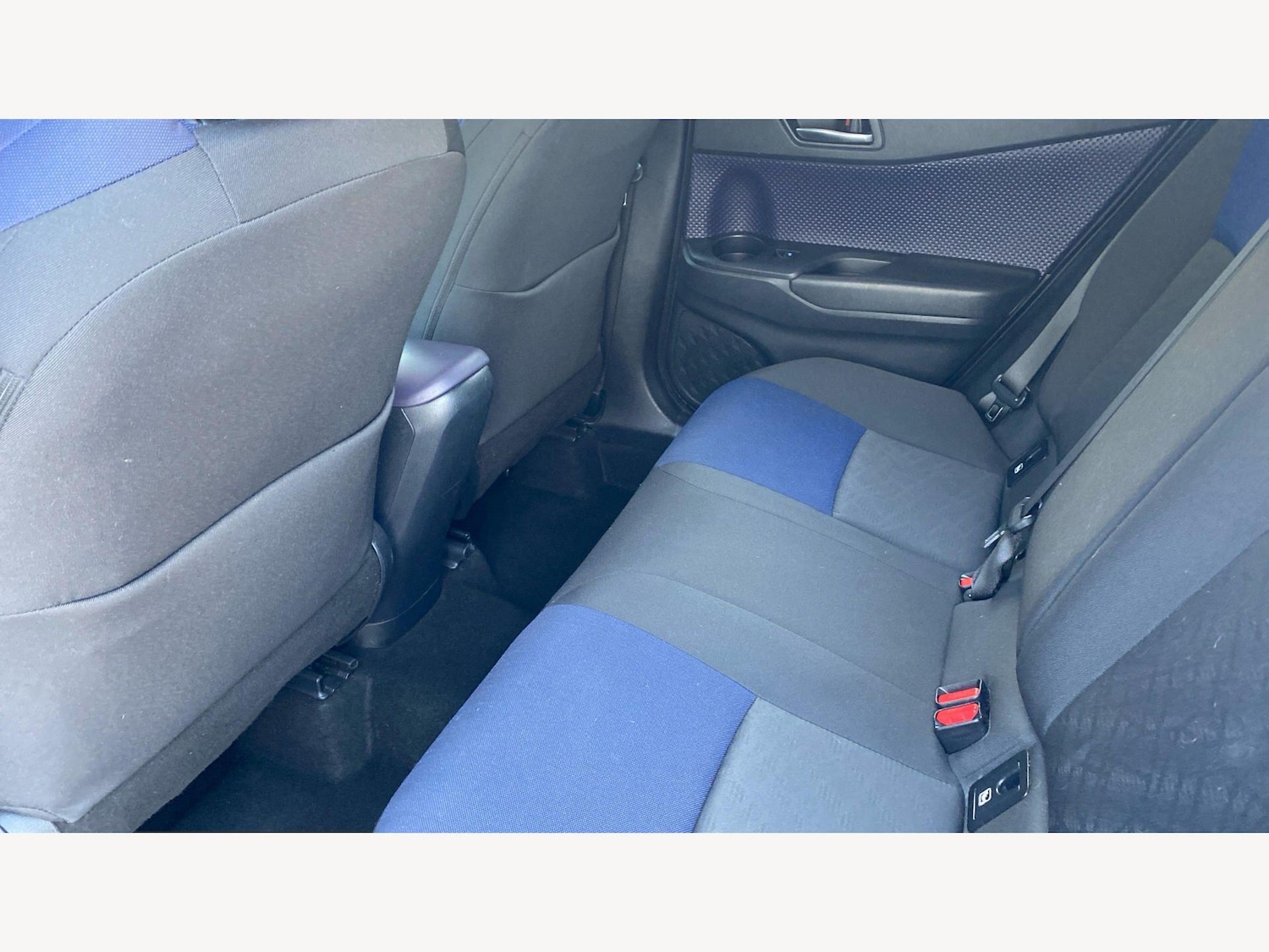 Used Toyota C-HR 2018 for sale - 78204125: Photo 17