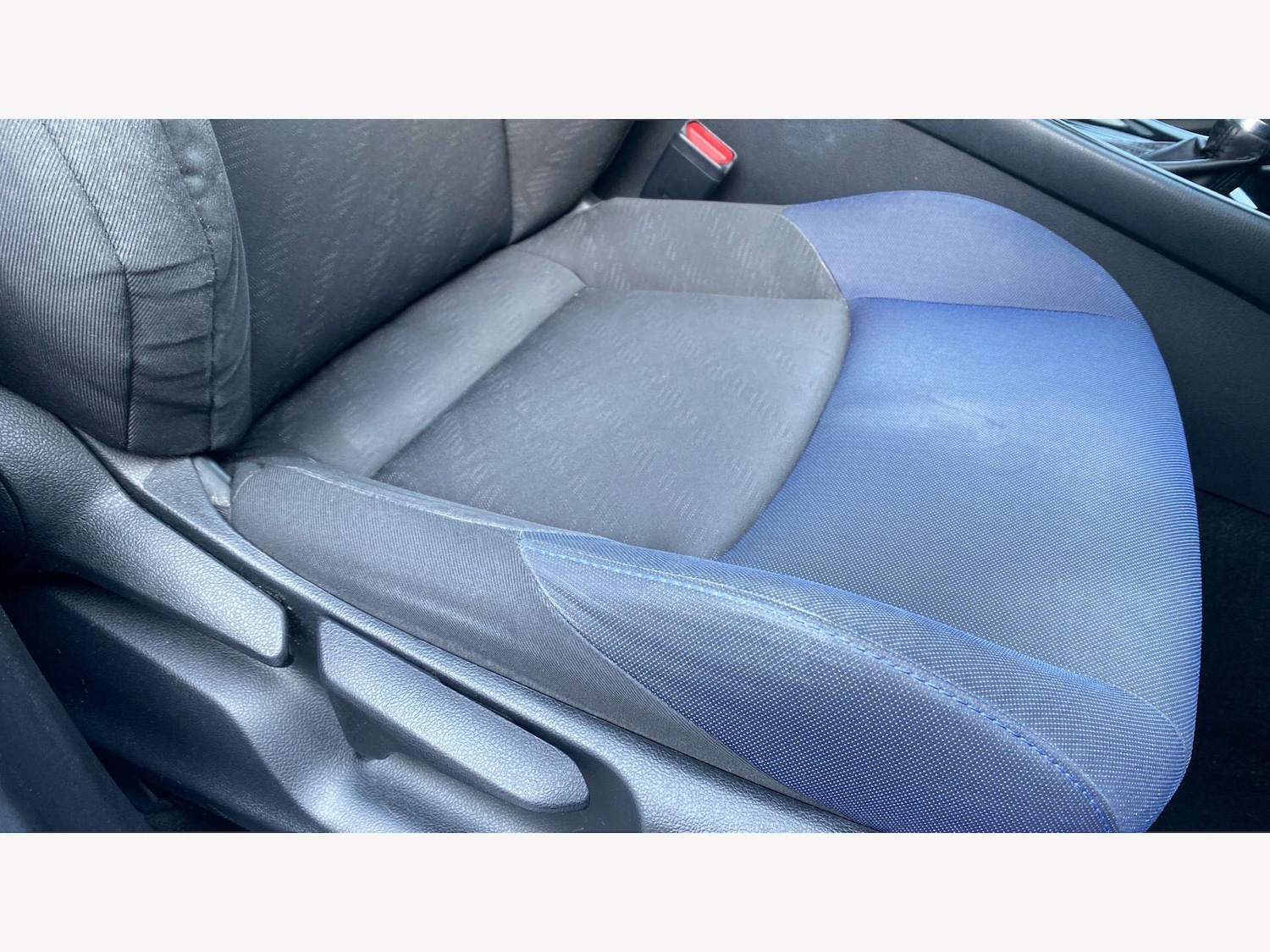 Used Toyota C-HR 2018 for sale - 78204125: Photo 19