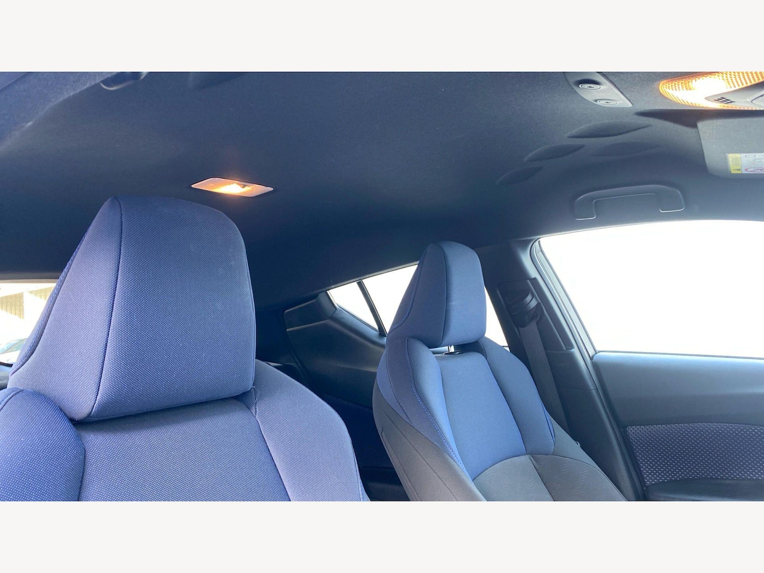 Used Toyota C-HR 2018 for sale - 78204125: Photo 21