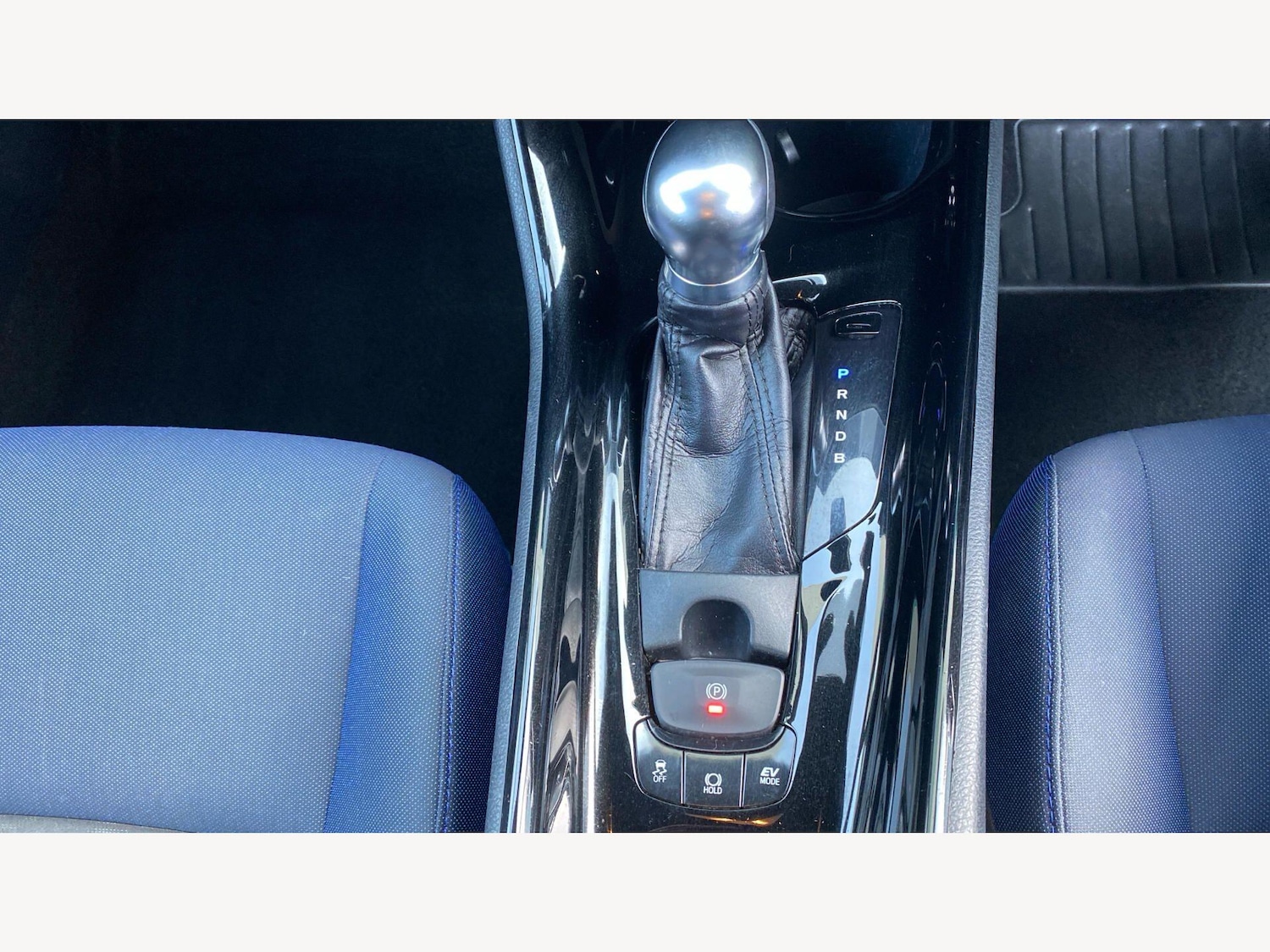 Used Toyota C-HR 2018 for sale - 78204125: Photo 40