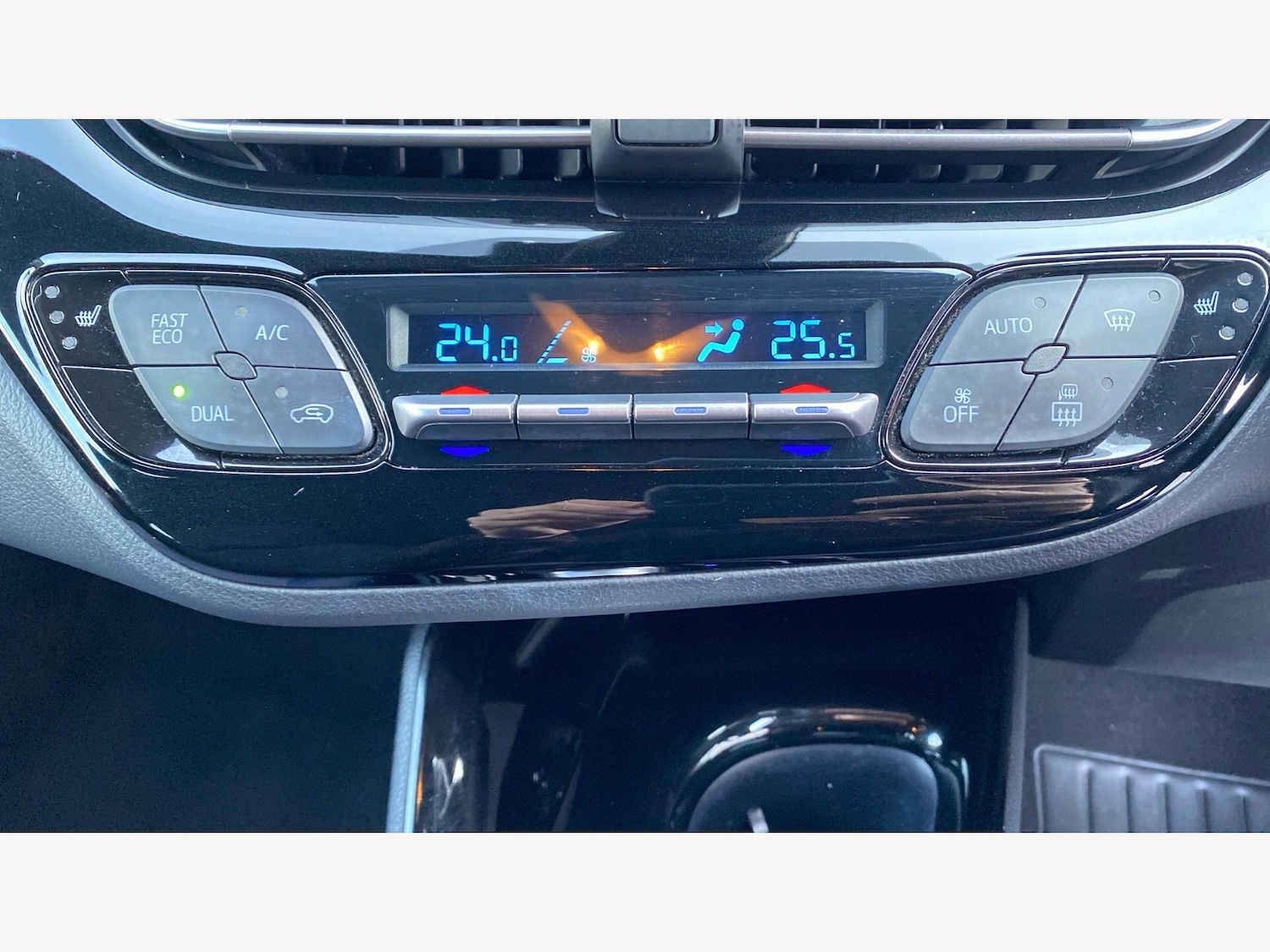 Used Toyota C-HR 2018 for sale - 78204125: Photo 41