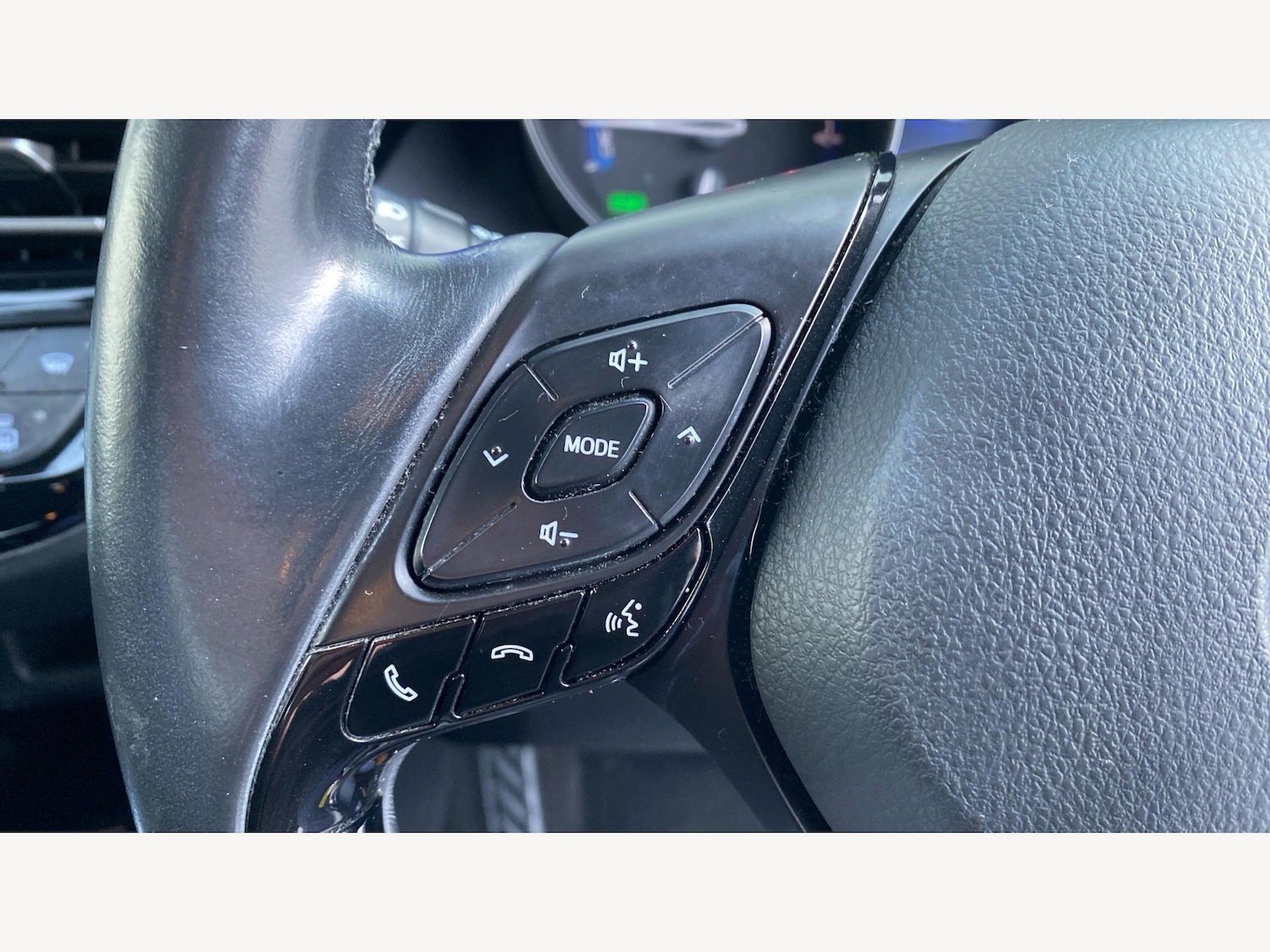 Used Toyota C-HR 2018 for sale - 78204125: Photo 42