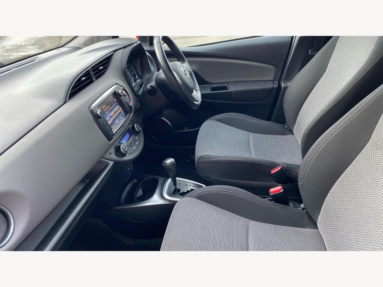 Used Toyota Yaris 2016 for sale - 77101696: Photo 12