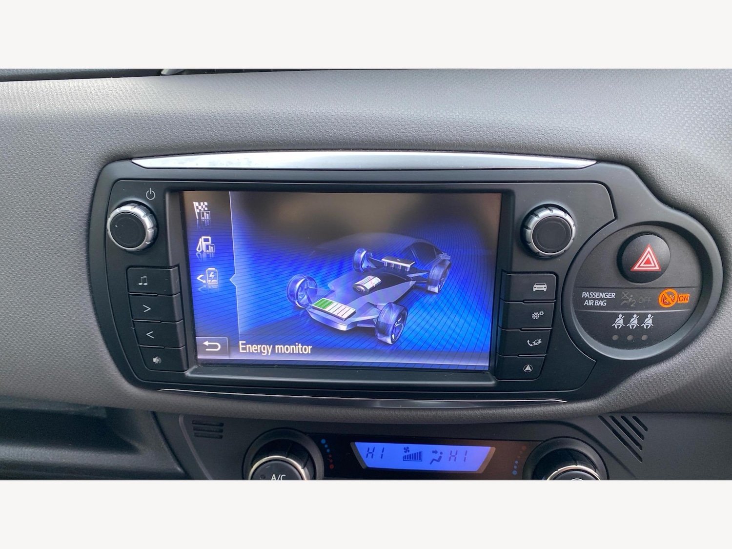 Used Toyota Yaris 2016 for sale - 77101696: Photo 24