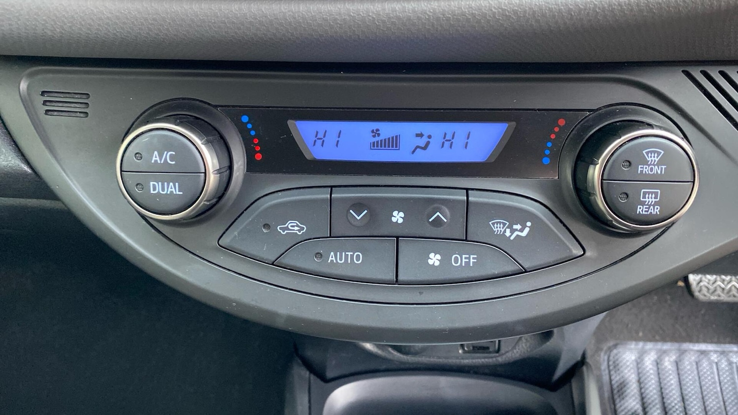 Used Toyota Yaris 2016 for sale - 77101696: Photo 41