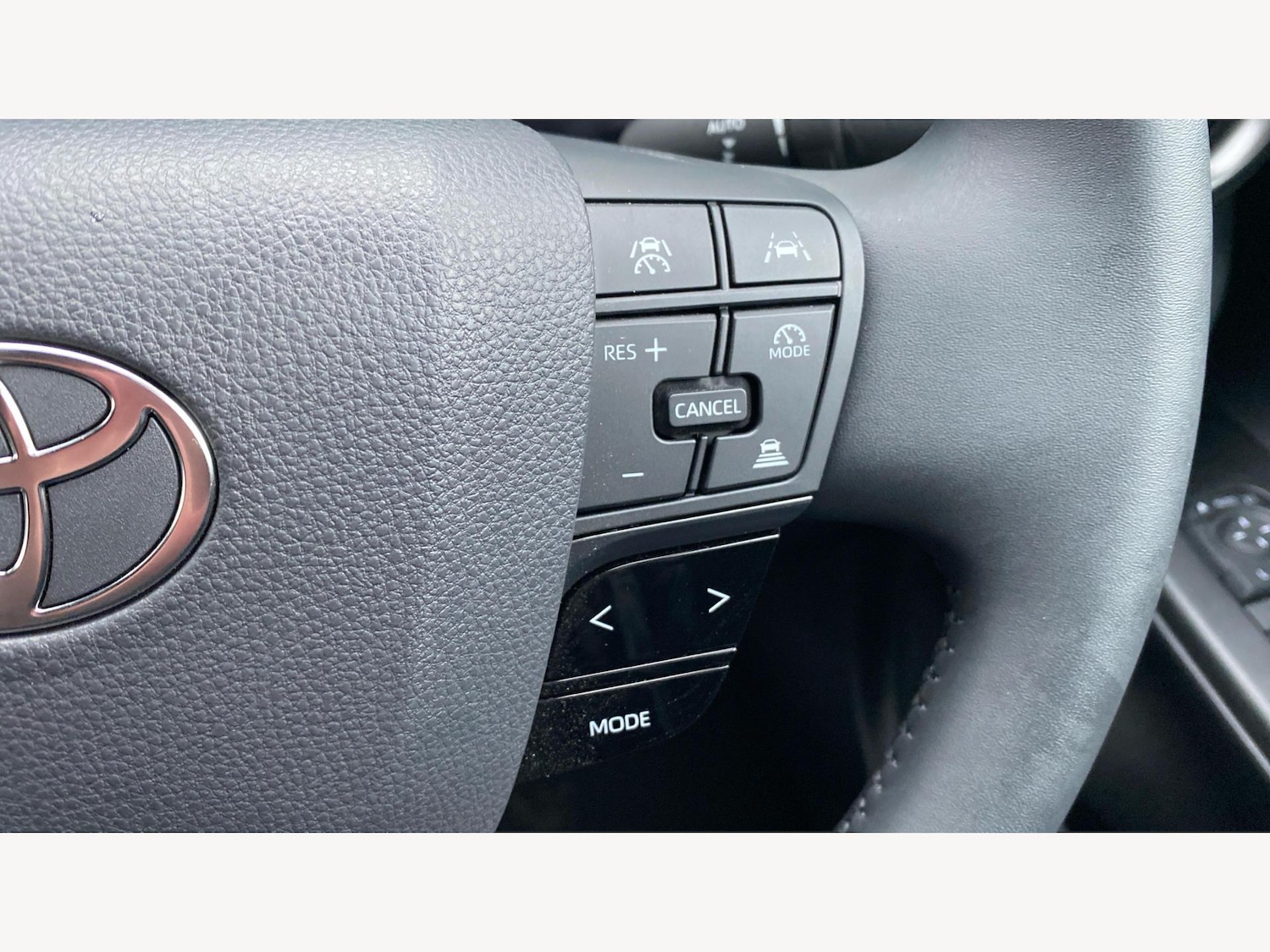 Used Toyota C-HR 2025 for sale - 76964970: Photo 32