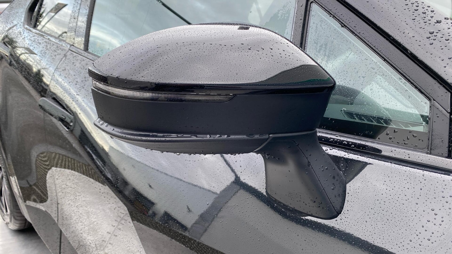 Used Toyota C-HR 2025 for sale - 76964970: Photo 35