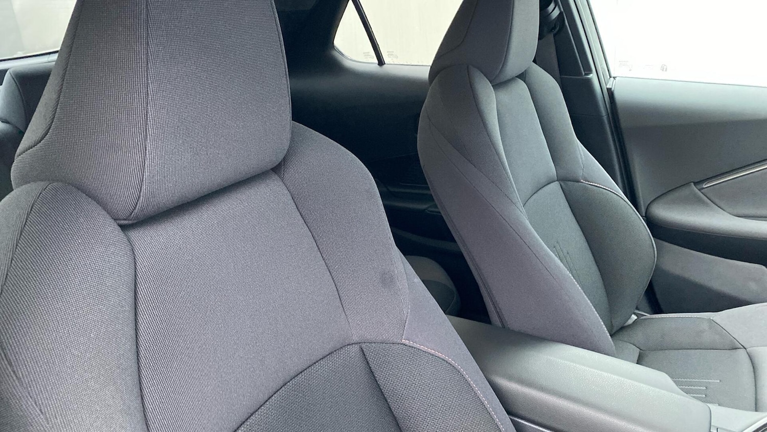 Used Toyota C-HR 2025 for sale - 76964970: Photo 37