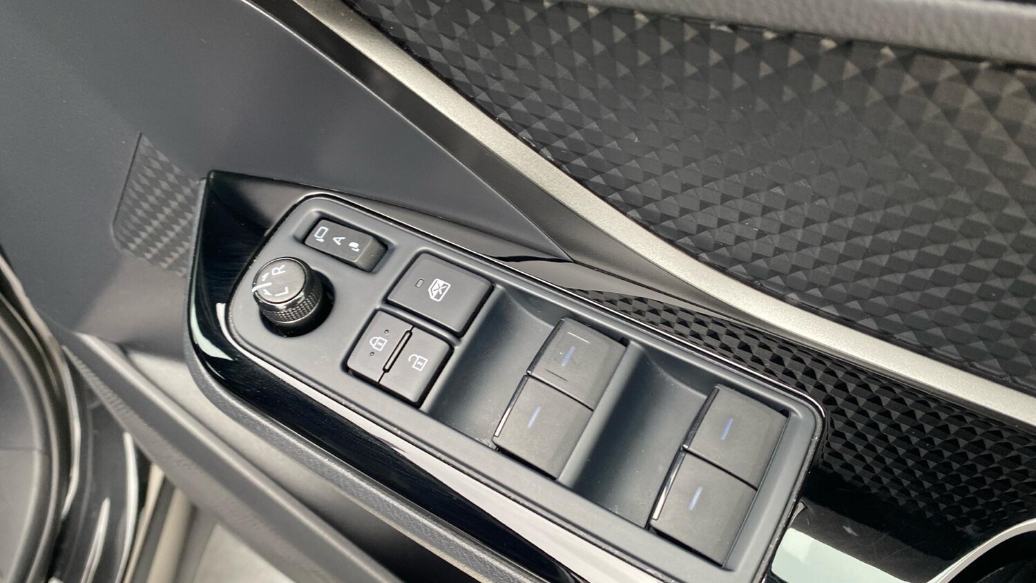 Used Toyota C-HR 2023 for sale - 76521526: Photo 33