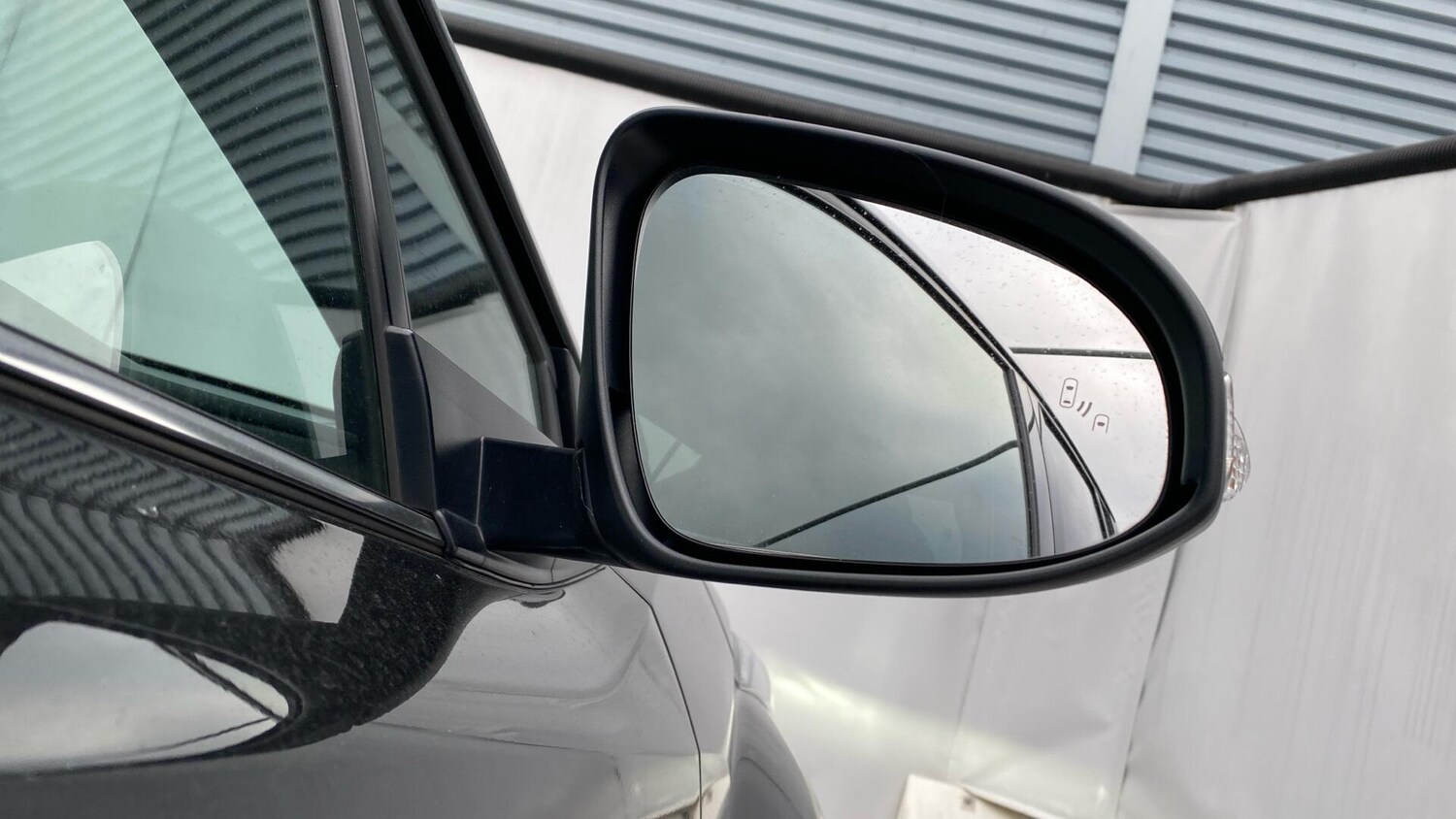 Used Toyota C-HR 2023 for sale - 76521526: Photo 34