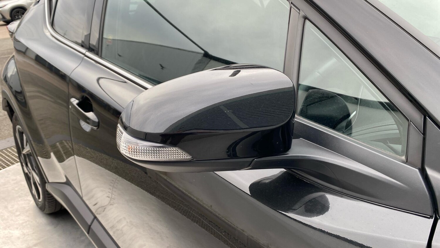 Used Toyota C-HR 2023 for sale - 76521526: Photo 35