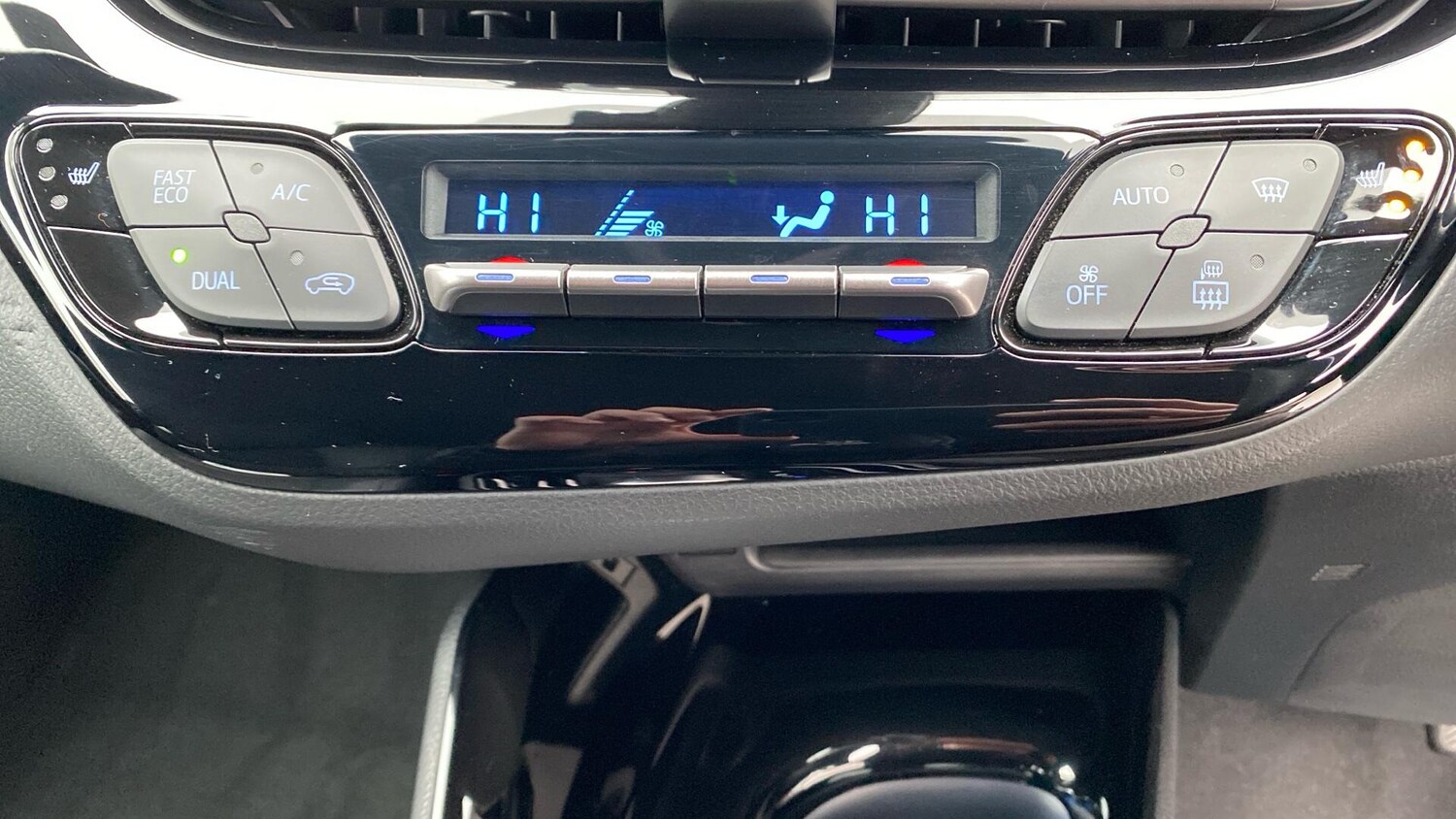 Used Toyota C-HR 2023 for sale - 76521526: Photo 42