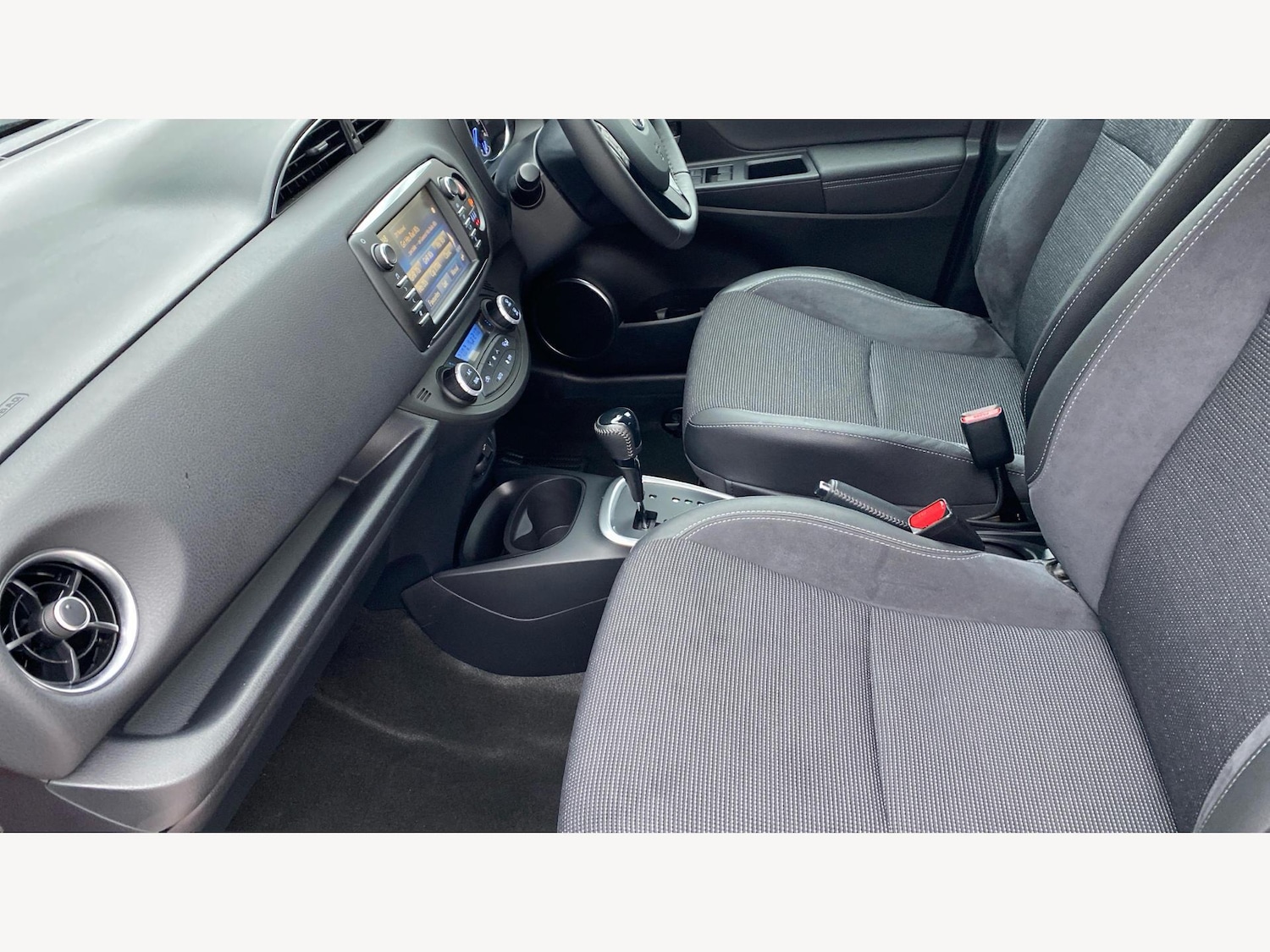 Used Toyota Yaris 2019 for sale - 77538503: Photo 12