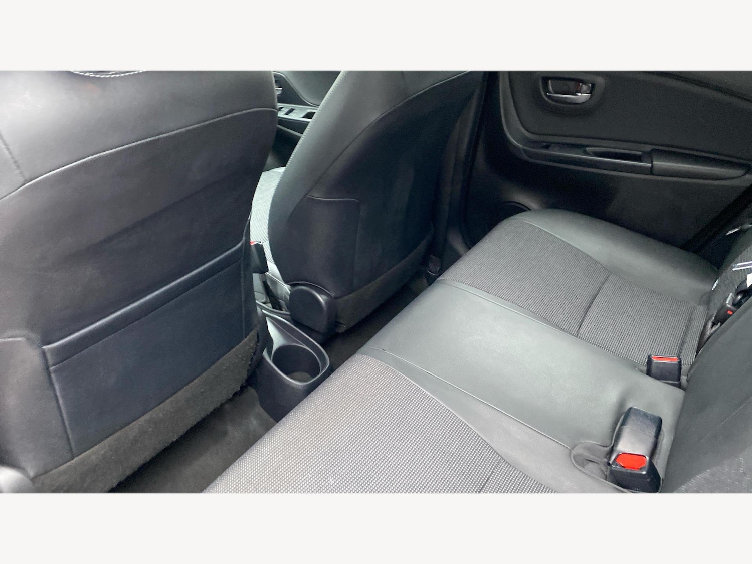 Used Toyota Yaris 2019 for sale - 77538503: Photo 15