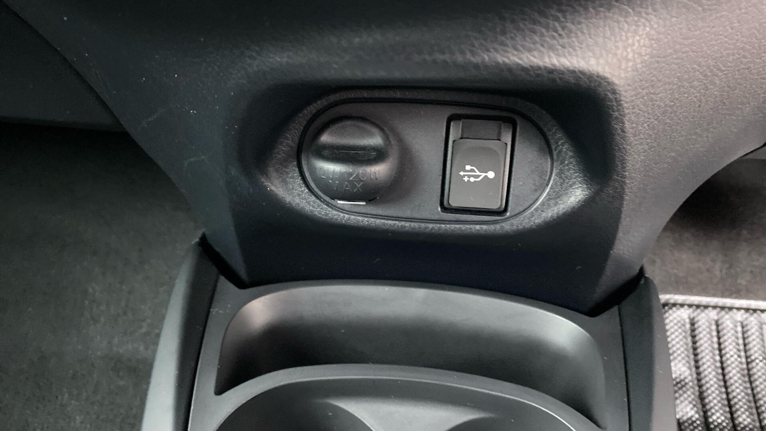 Used Toyota Yaris 2019 for sale - 77538503: Photo 43