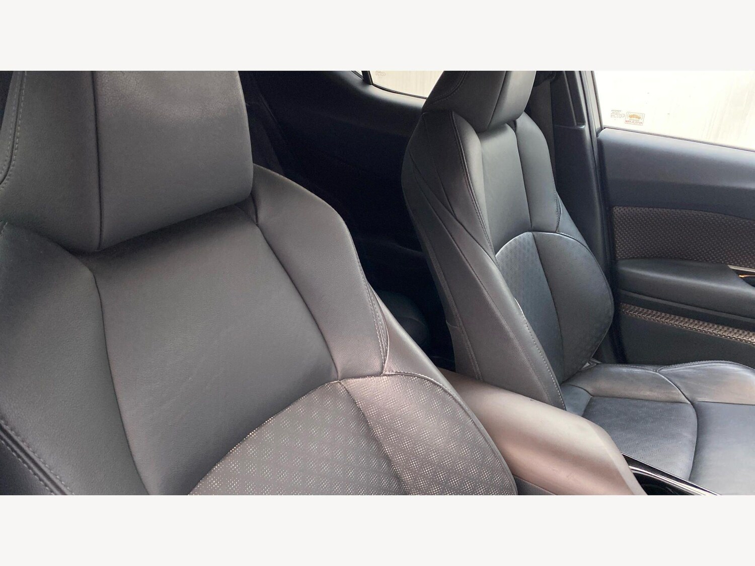 Used Toyota C-HR 2017 for sale - 78062972: Photo 37