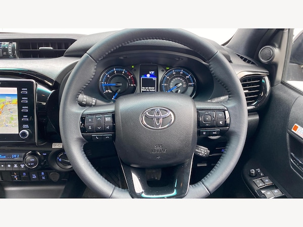 Used Toyota Hilux 2024 for sale - 75014087: Photo 10