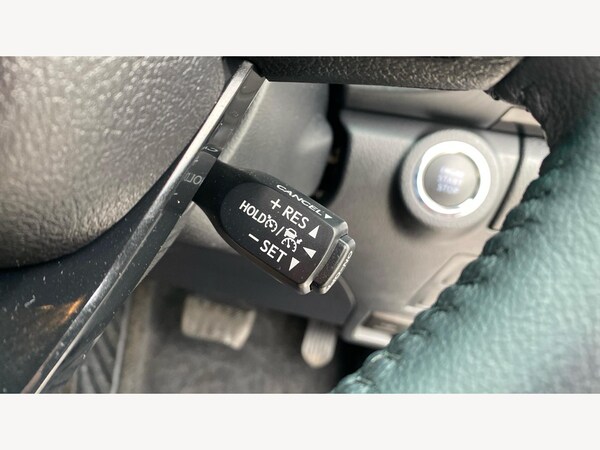 Used Toyota Hilux 2024 for sale - 75014087: Photo 33
