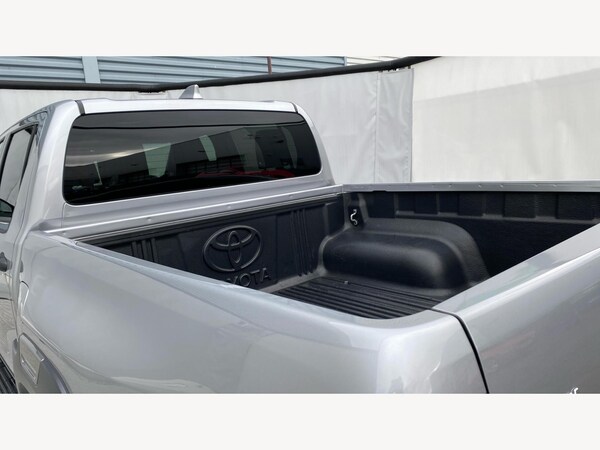Used Toyota Hilux 2024 for sale - 75014087: Photo 35