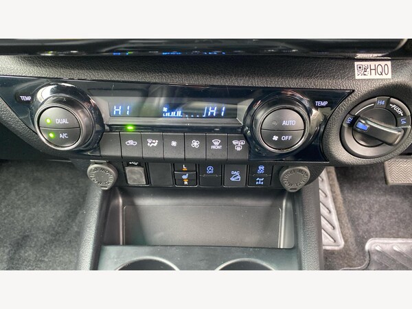 Used Toyota Hilux 2024 for sale - 75014087: Photo 50