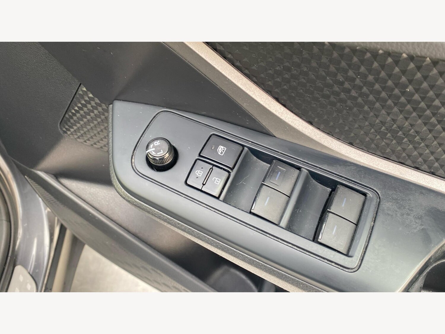 Used Toyota C-HR 2022 for sale - 76457013: Photo 33