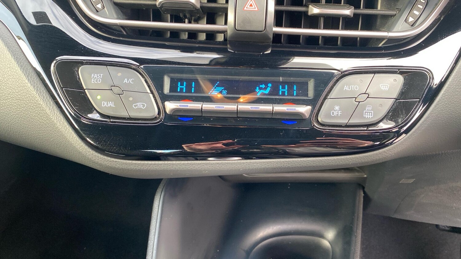 Used Toyota C-HR 2022 for sale - 76457013: Photo 41