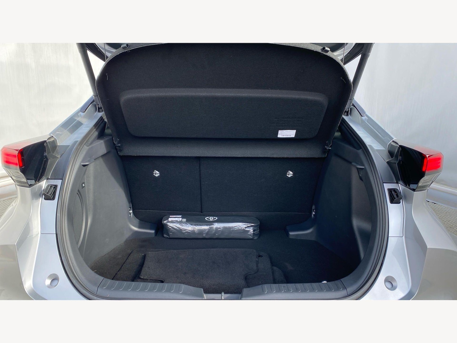 Used Toyota C-HR 2025 for sale - 77684067: Photo 16