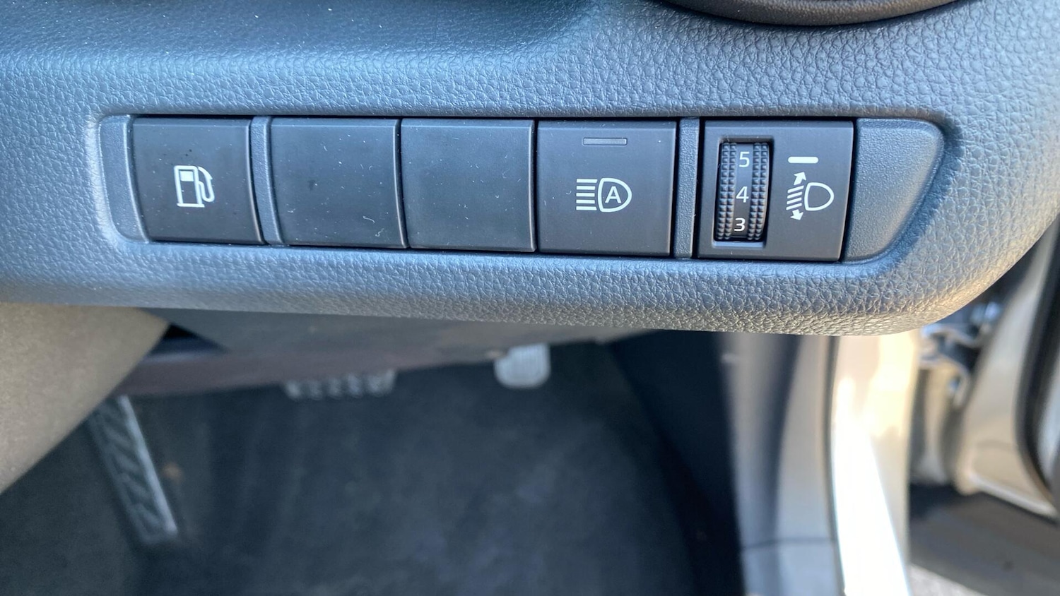 Used Toyota C-HR 2025 for sale - 78007592: Photo 39