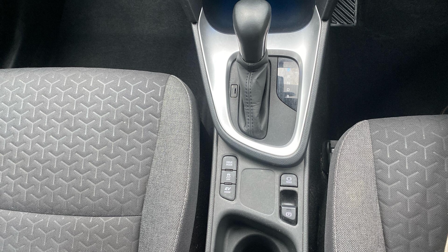 Used Toyota Yaris Cross 2022 for sale - 77081308: Photo 40