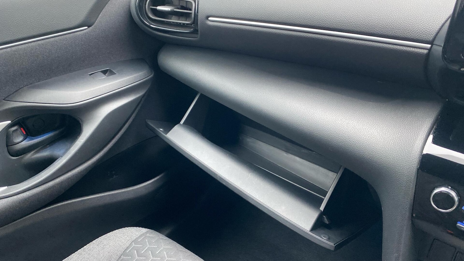 Used Toyota Yaris Cross 2022 for sale - 77081308: Photo 42