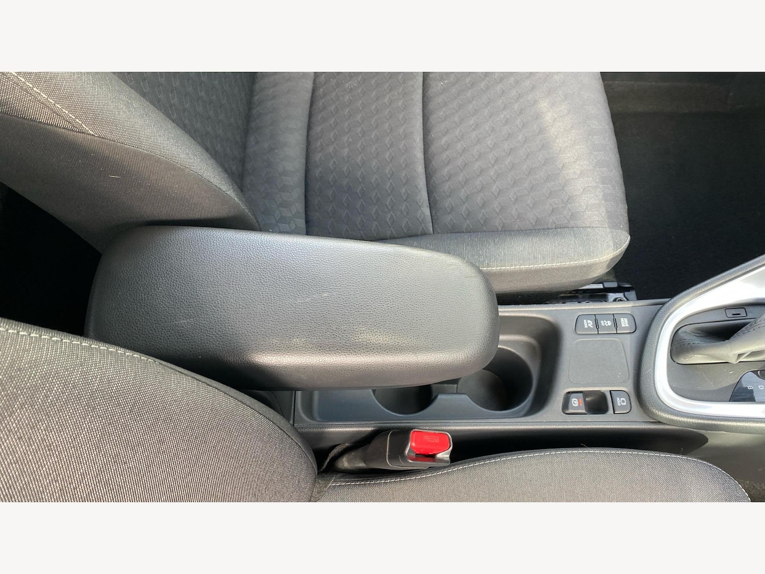 Used Toyota Yaris 2022 for sale - 76188443: Photo 38