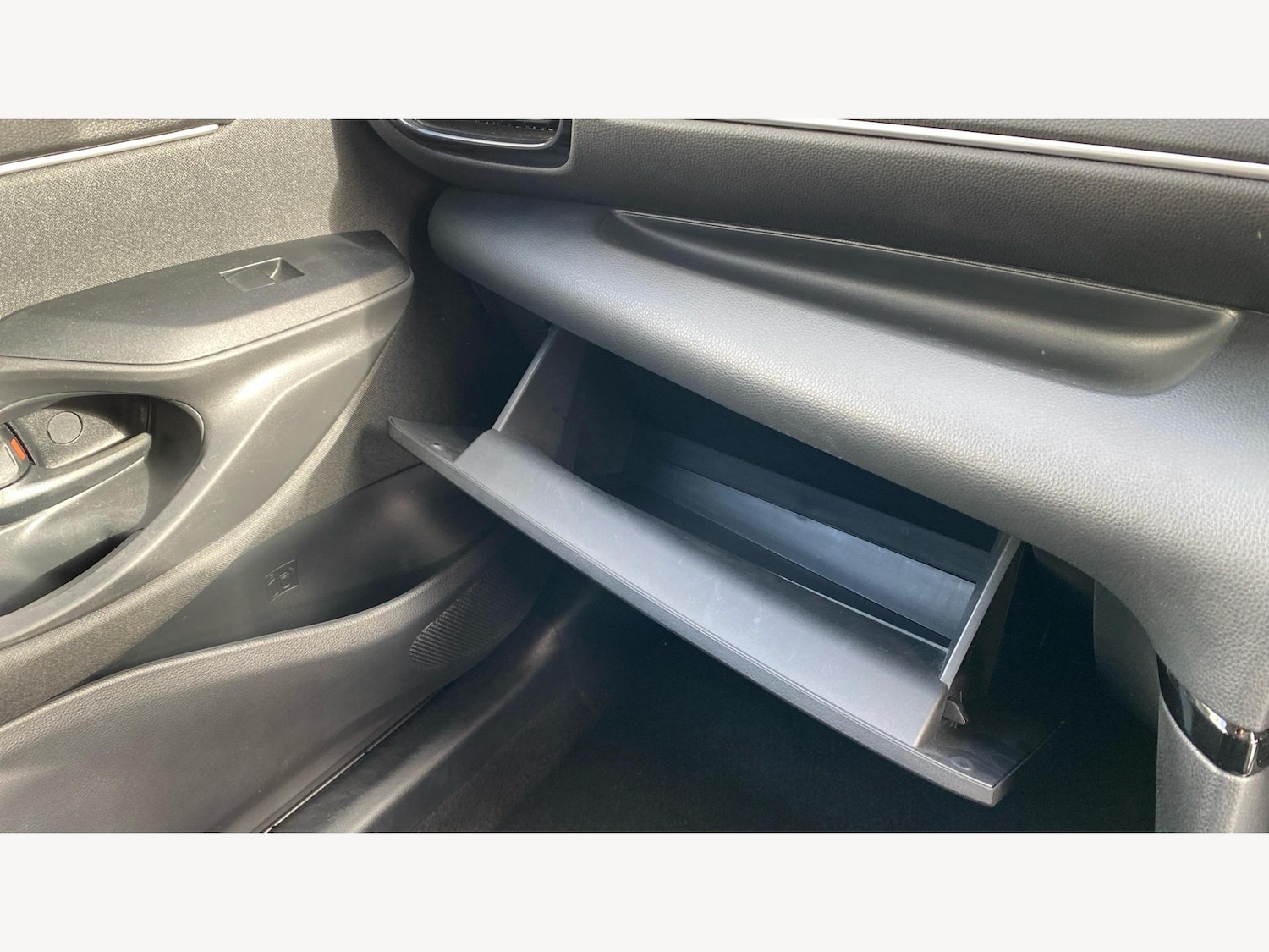 Used Toyota Yaris 2022 for sale - 76188443: Photo 42