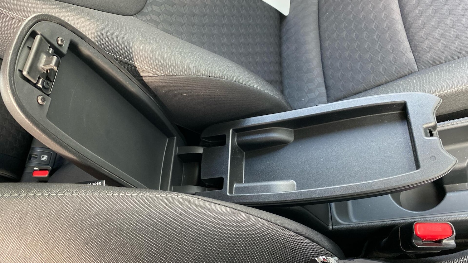 Used Toyota Yaris 2022 for sale - 76188443: Photo 44