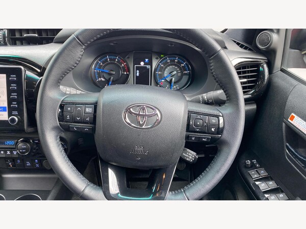 Used Toyota Hilux 2023 for sale - 75623897: Photo 10