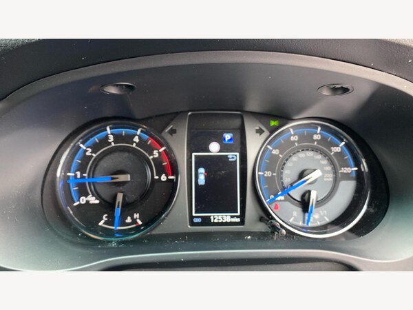 Used Toyota Hilux 2023 for sale - 75623897: Photo 11