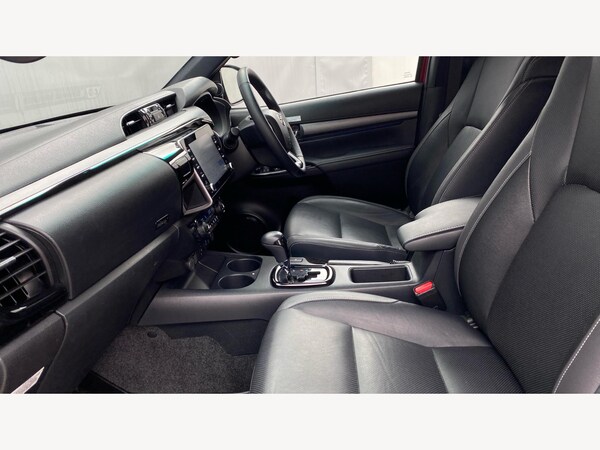 Used Toyota Hilux 2023 for sale - 75623897: Photo 12
