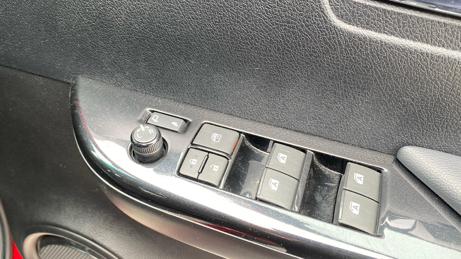 Used Toyota Hilux 2023 for sale - 75623897: Photo 34