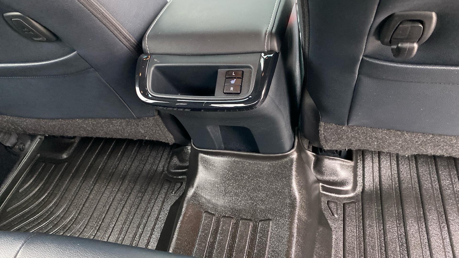 Used Toyota Hilux 2023 for sale - 75623897: Photo 48