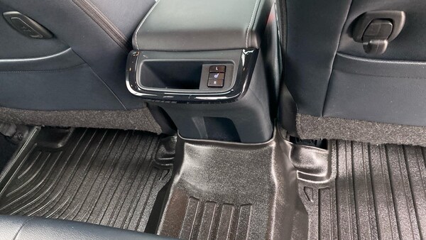 Used Toyota Hilux 2023 for sale - 75623897: Photo 48
