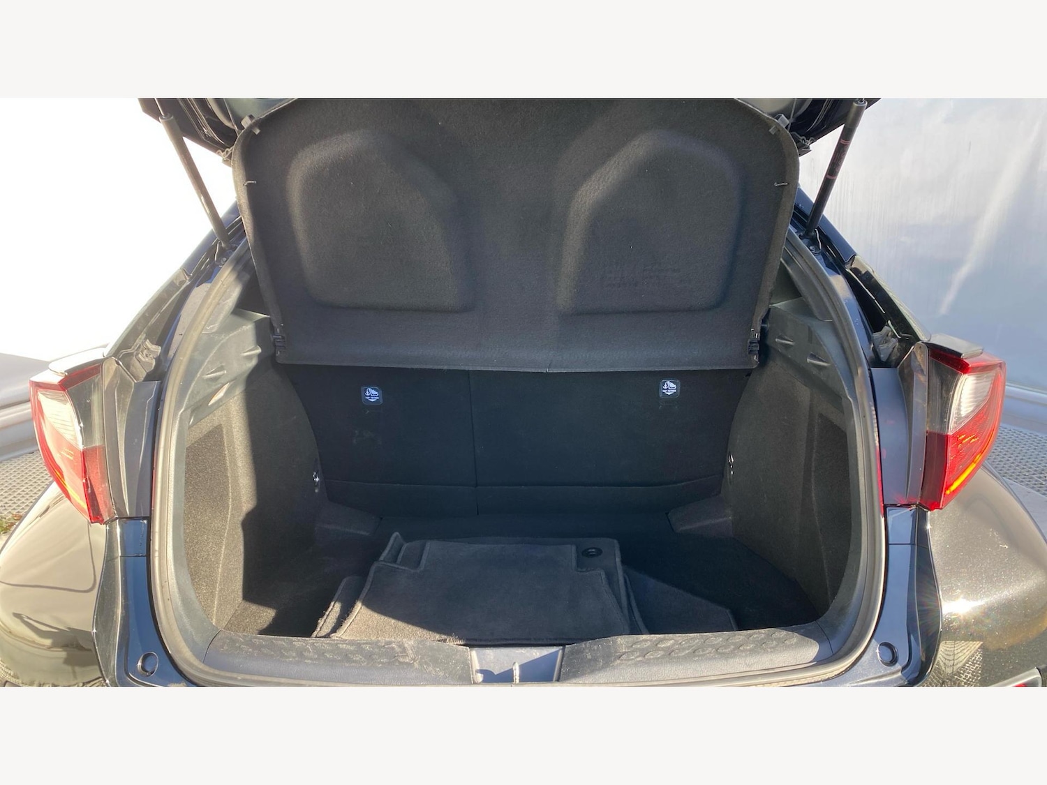 Used Toyota C-HR 2022 for sale - 76613251: Photo 16