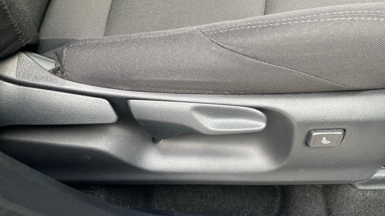 Used Toyota C-HR 2023 for sale - 77683784: Photo 41