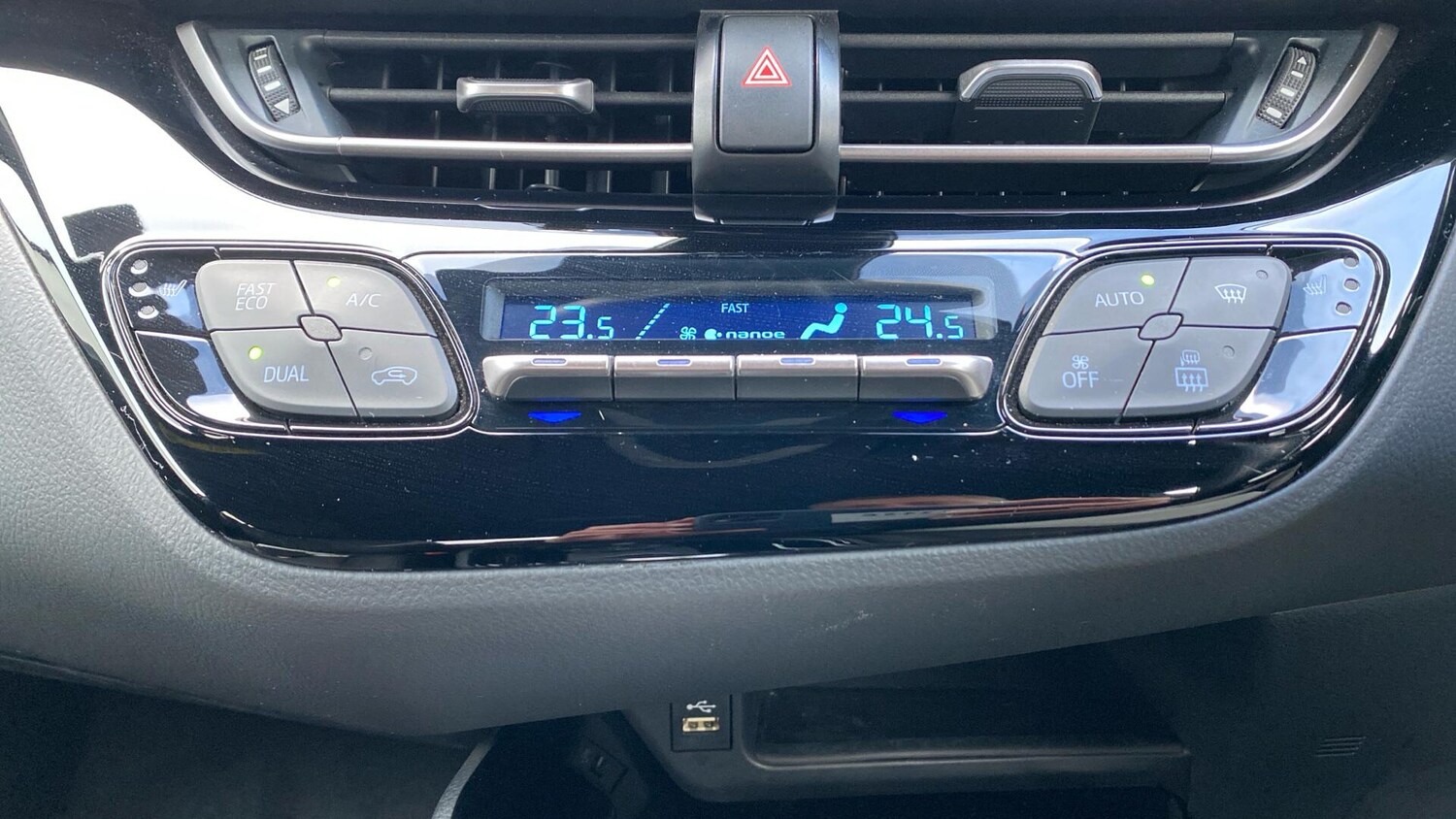 Used Toyota C-HR 2023 for sale - 77683784: Photo 46