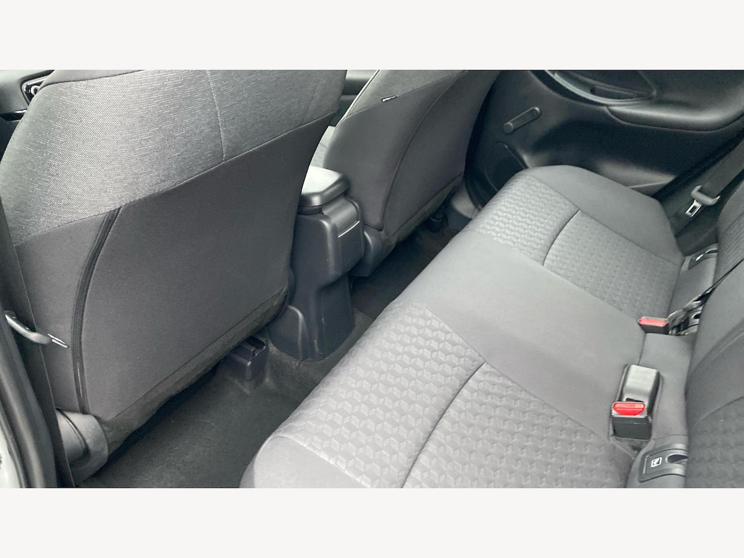 Used Toyota Yaris 2023 for sale - 77425328: Photo 15